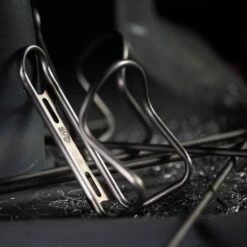 Silca Sicuro Titanium Bottle Cage -Bicycle Components Shop Silca Sicuro Titanium Bottle Cage 3