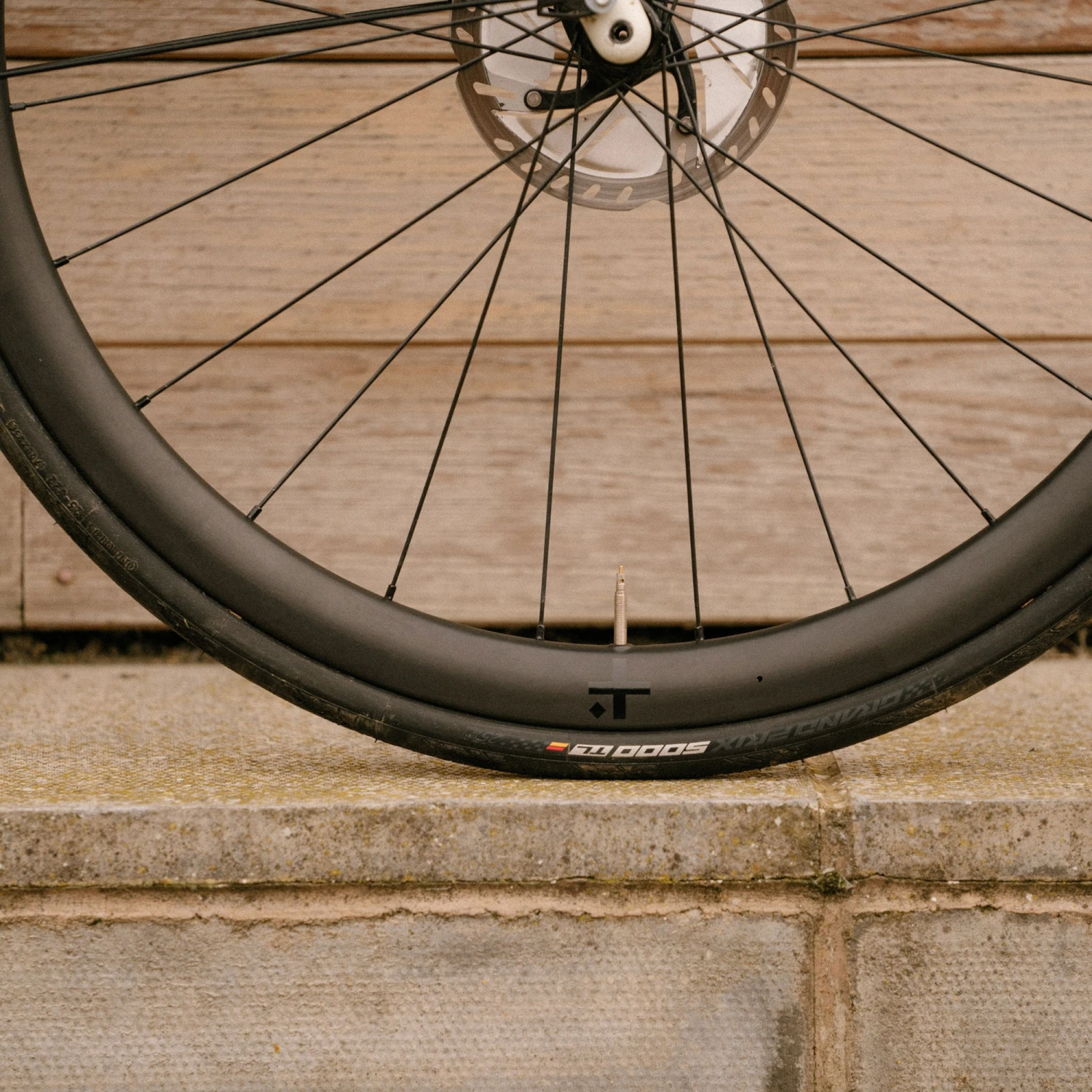 38 RL Carbon Tubeless Disc Wheelset 18 38 RL Carbon Tubeless Disc Wheelset - Image 16