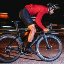 ZIPP 404 Firecrest Carbon Tubeless CL Disc Wheelset -Bicycle Components Shop Zipp 404 Firecrest Carbon Tubeless CL Disc Wheelset Black 5