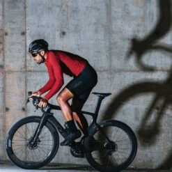 ZIPP 404 Firecrest Carbon Tubeless CL Disc Wheelset -Bicycle Components Shop Zipp 404 Firecrest Carbon Tubeless CL Disc Wheelset Black 6