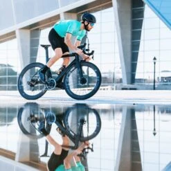 ZIPP 404 Firecrest Carbon Tubeless CL Disc Wheelset -Bicycle Components Shop Zipp 404 Firecrest Carbon Tubeless CL Disc Wheelset Black 9